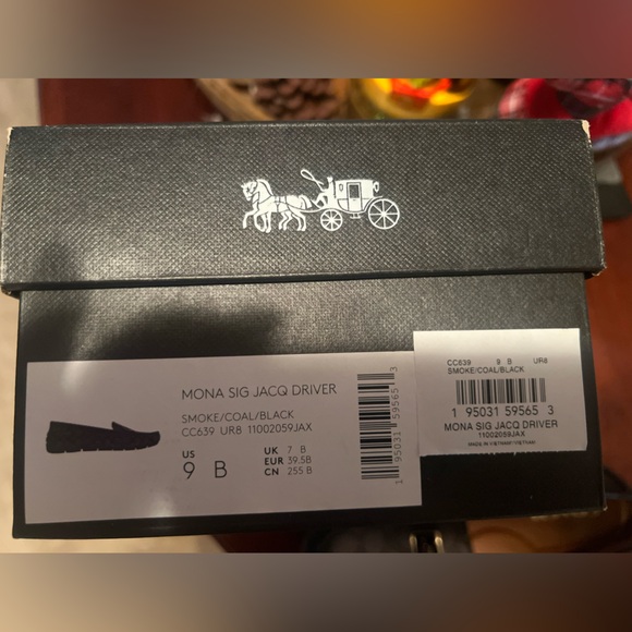 Coach Mona Driver In Signature Jacquard new in box - Picture 8 of 8